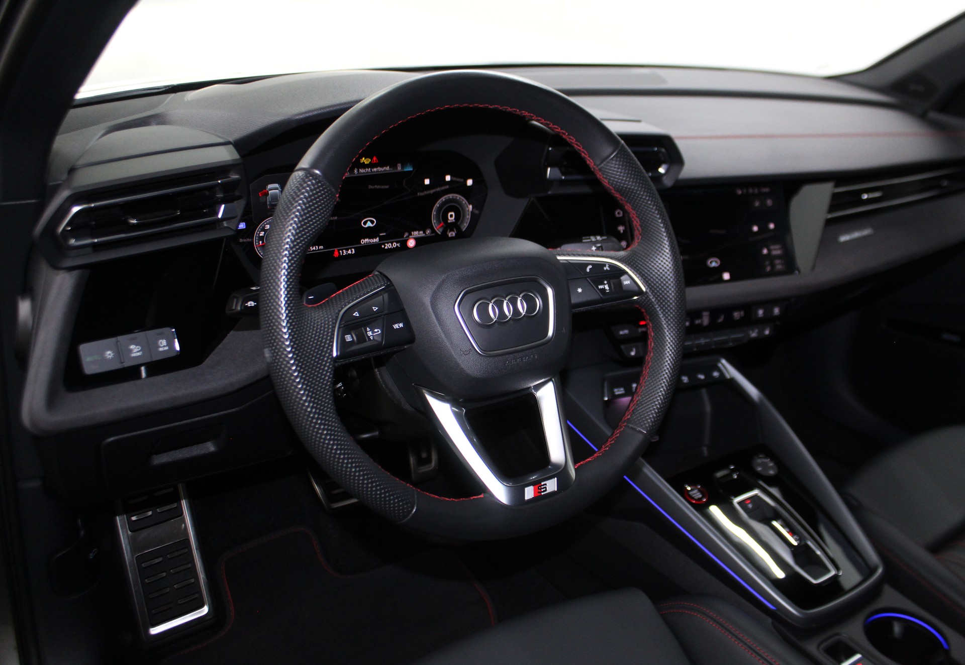 AUDI S3 Sportback TFSI quattro S-tronic 333PS Optikpaket schwarz / CH-Fahrzeug-image-10