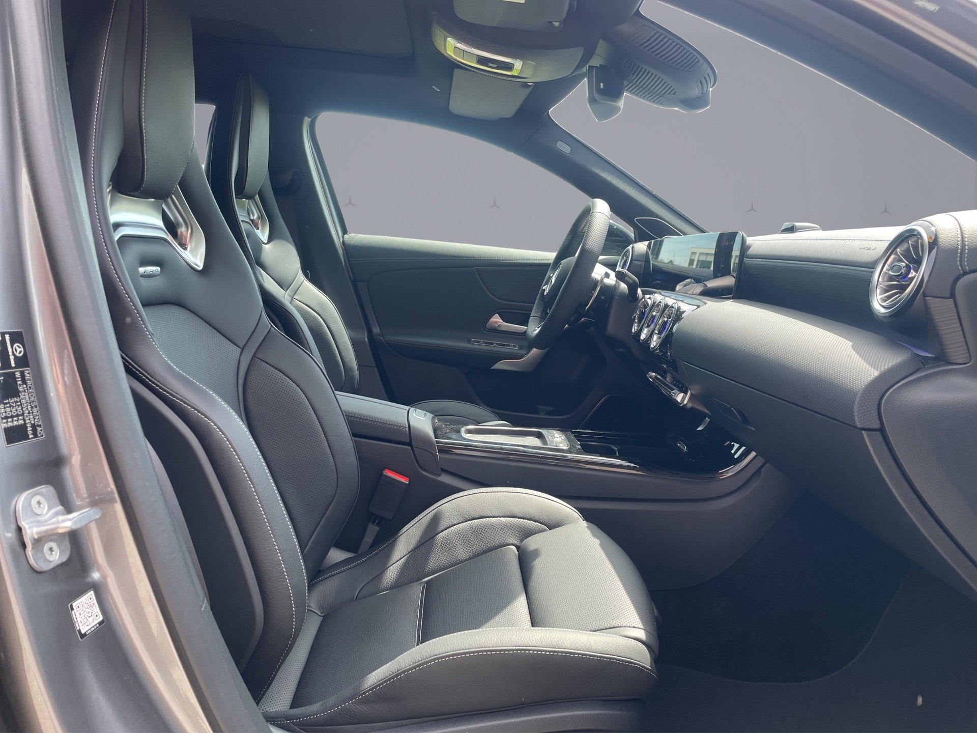 MERCEDES-BENZ A 45 S AMG 4matic+-image-15
