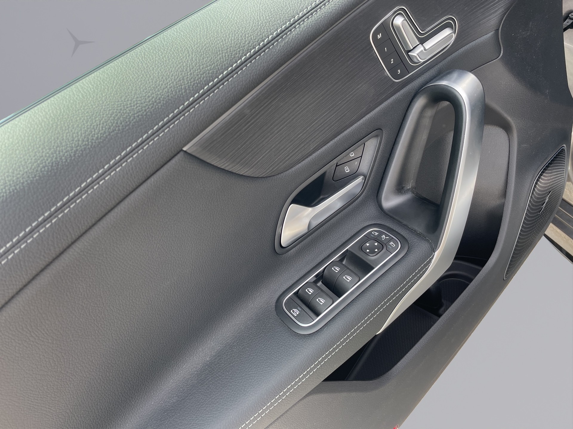 MERCEDES-BENZ A 45 S AMG 4matic+-image-9