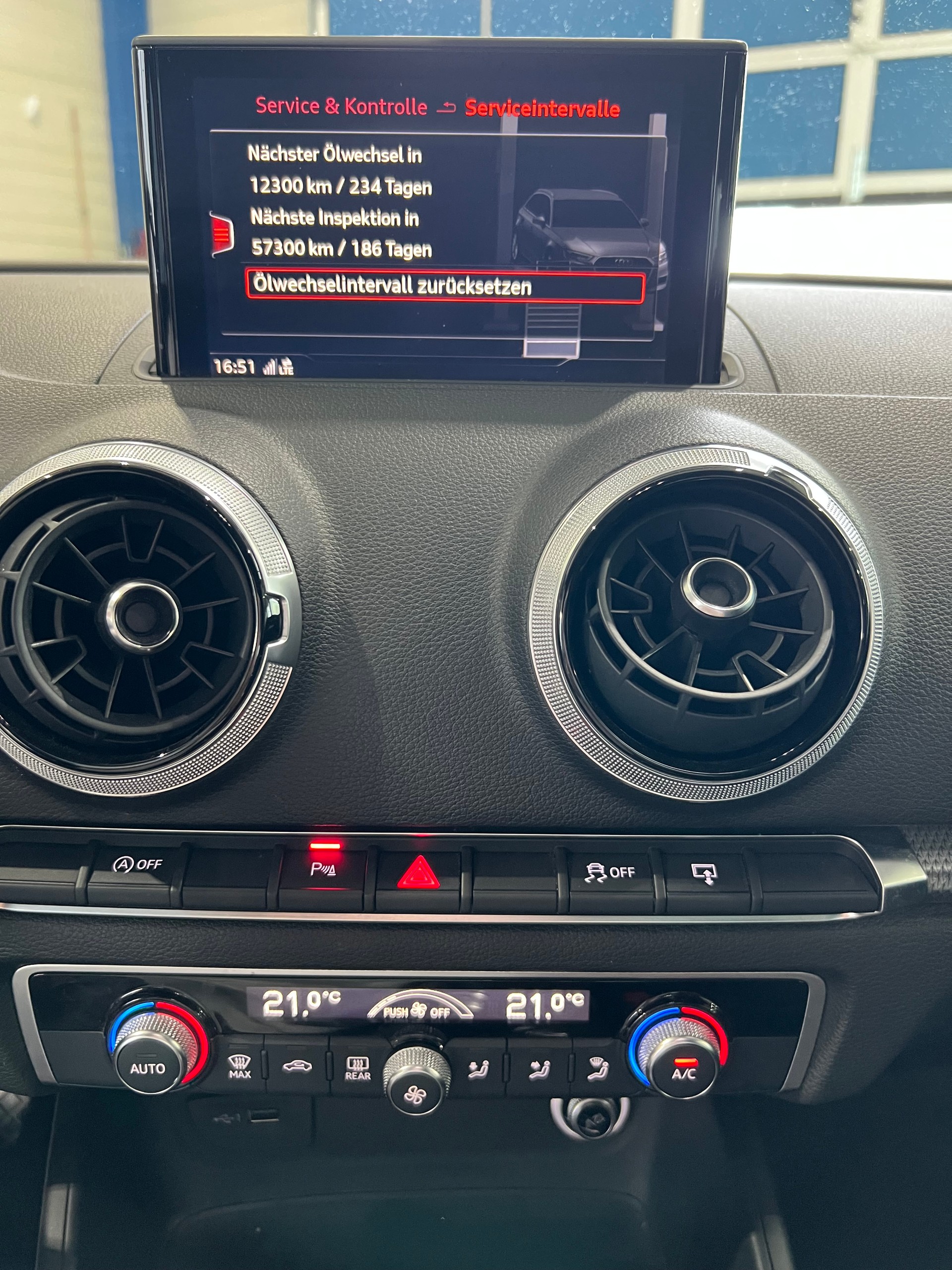 AUDI A3 Sportback 1.6 TDI Sport S-tronic**Facelift,Tempomat,Frisch ab MFK**-image-9