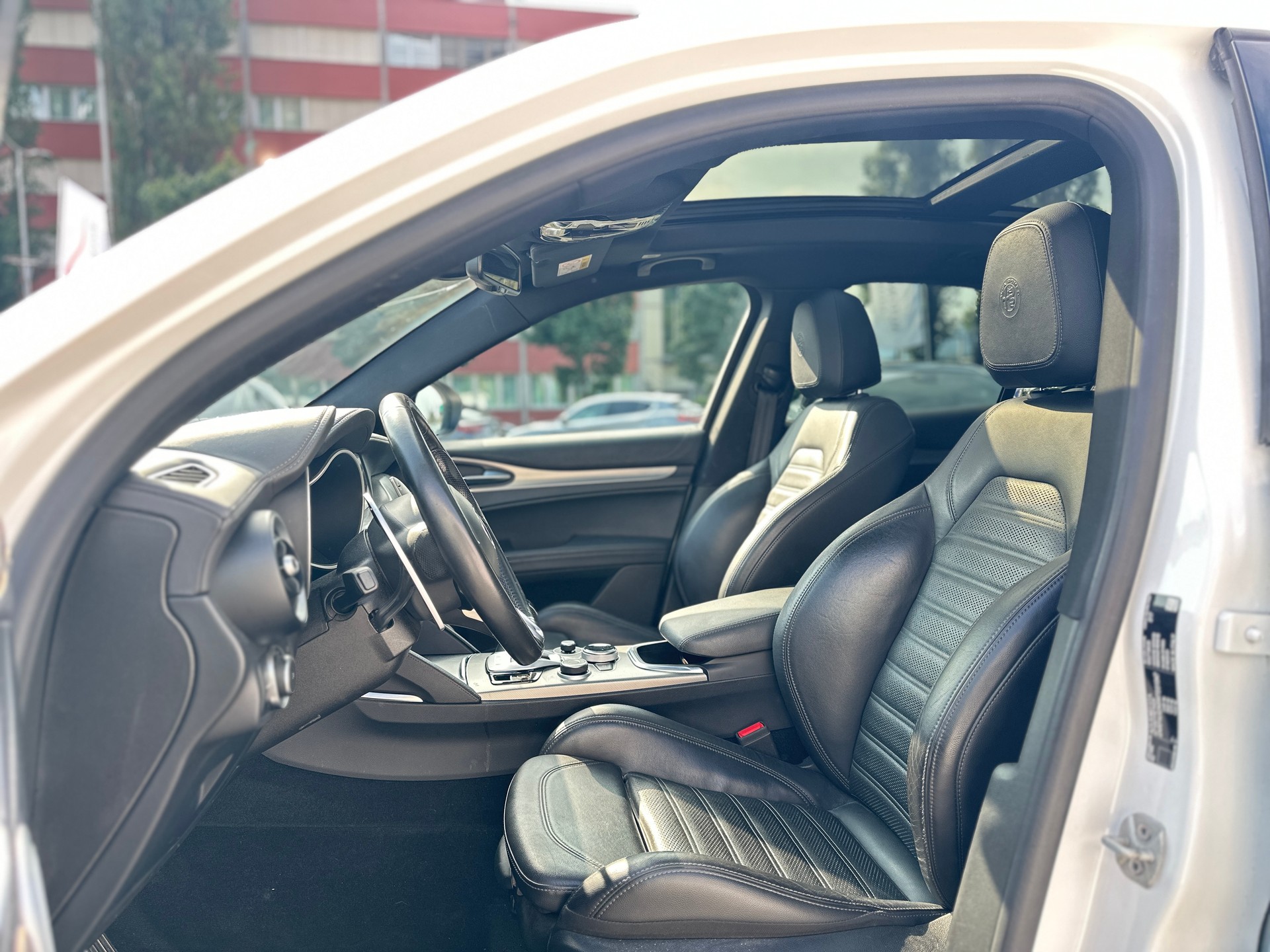 ALFA ROMEO Stelvio 2.0 Veloce 21 Zoll Sky Q4-image-7