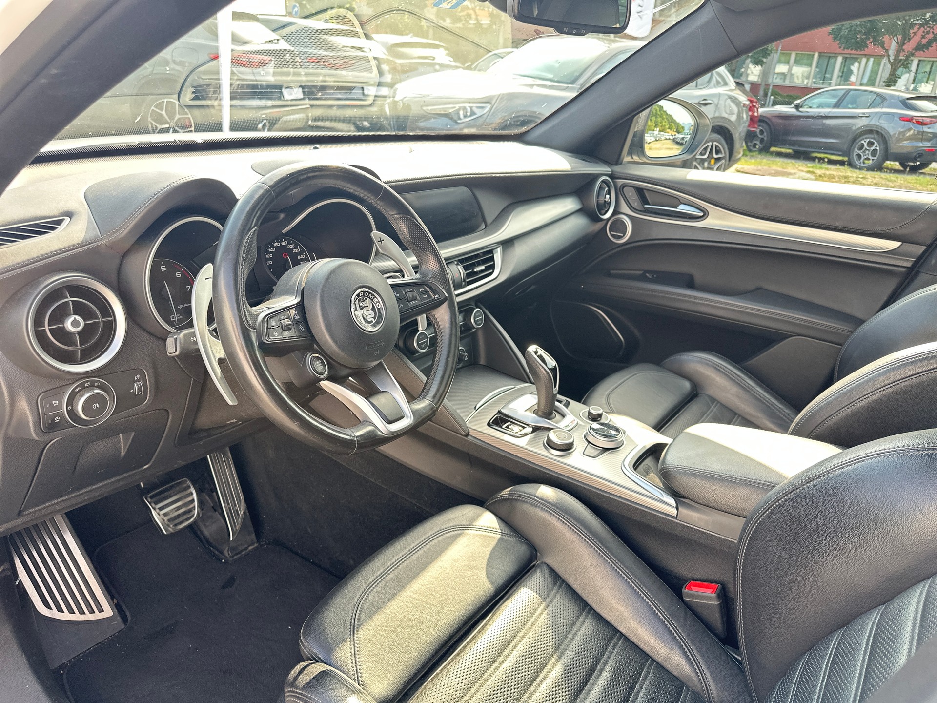 ALFA ROMEO Stelvio 2.0 Veloce 21 Zoll Sky Q4-image-6