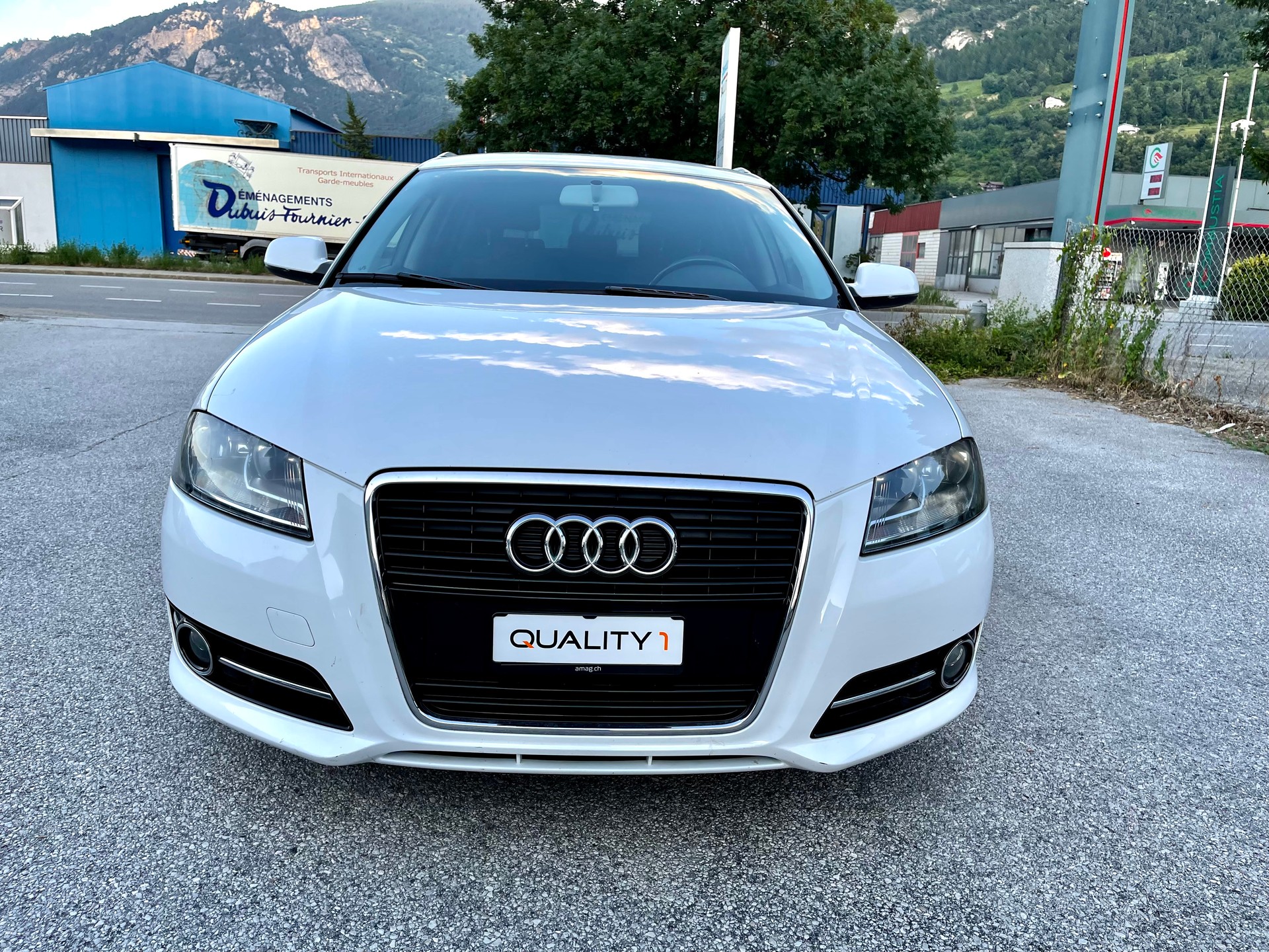AUDI A3 Sportback 1.4 TFSI Ambition-image-2