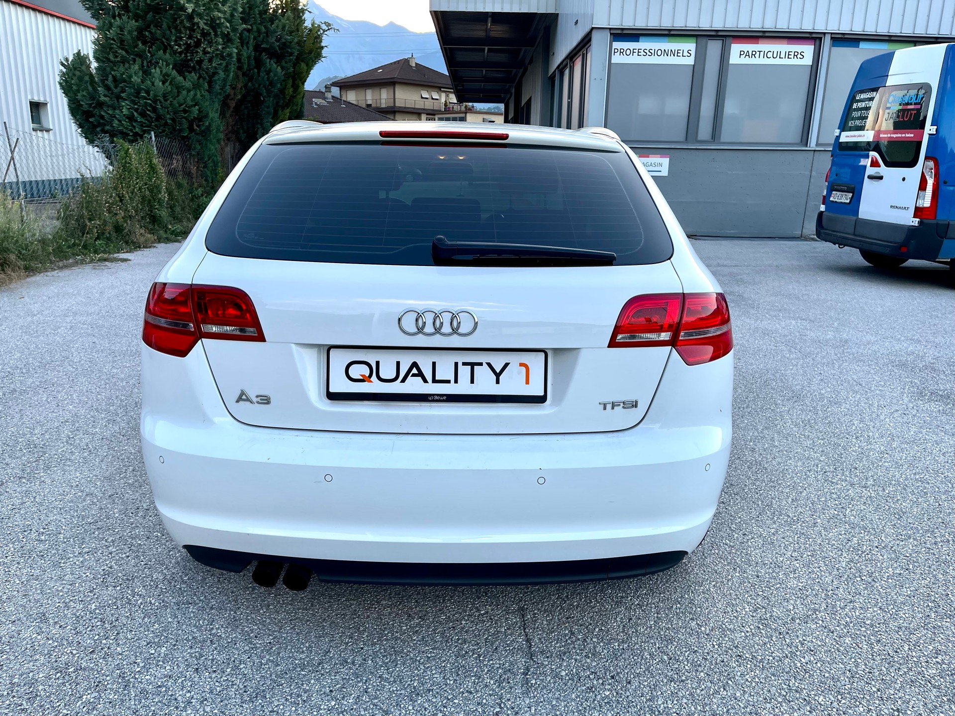 AUDI A3 Sportback 1.4 TFSI Ambition-image-13