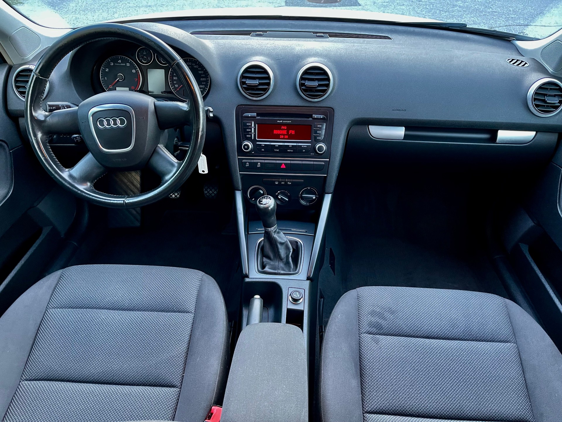AUDI A3 Sportback 1.4 TFSI Ambition-image-1