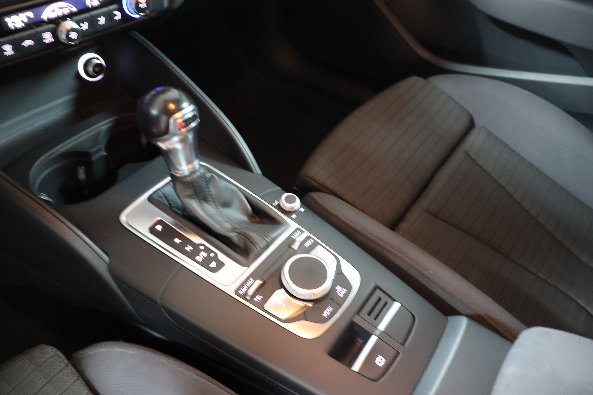 AUDI A3 Sportback-image-11