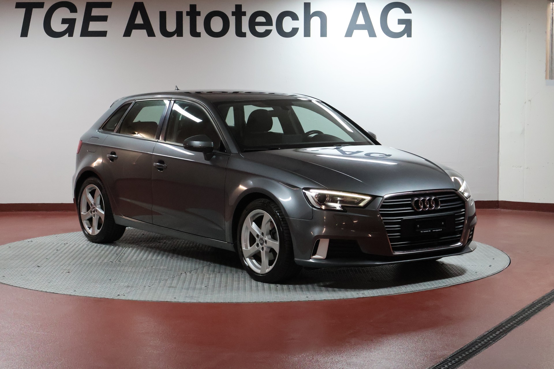 AUDI A3 Sportback-image-2