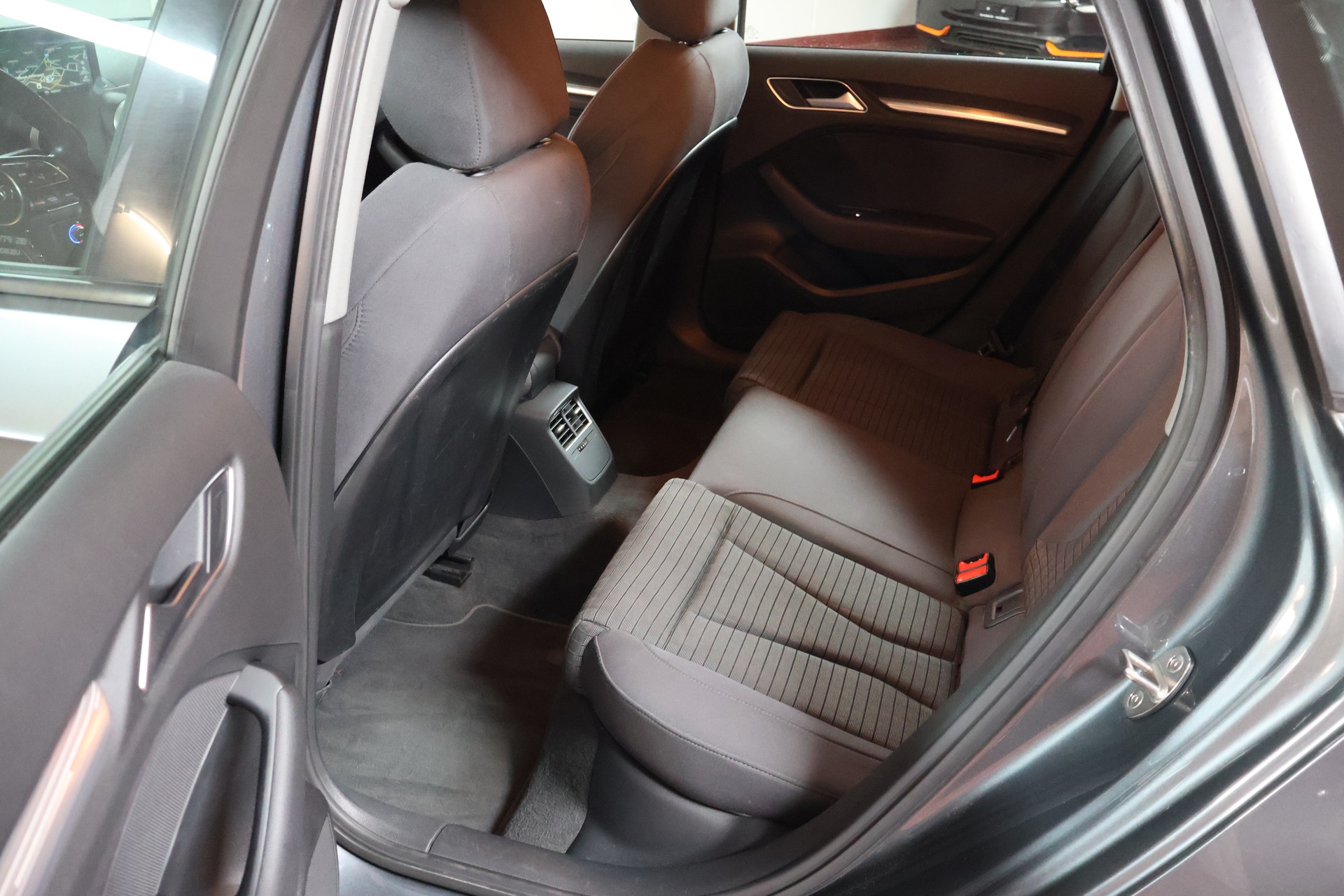 AUDI A3 Sportback-image-16