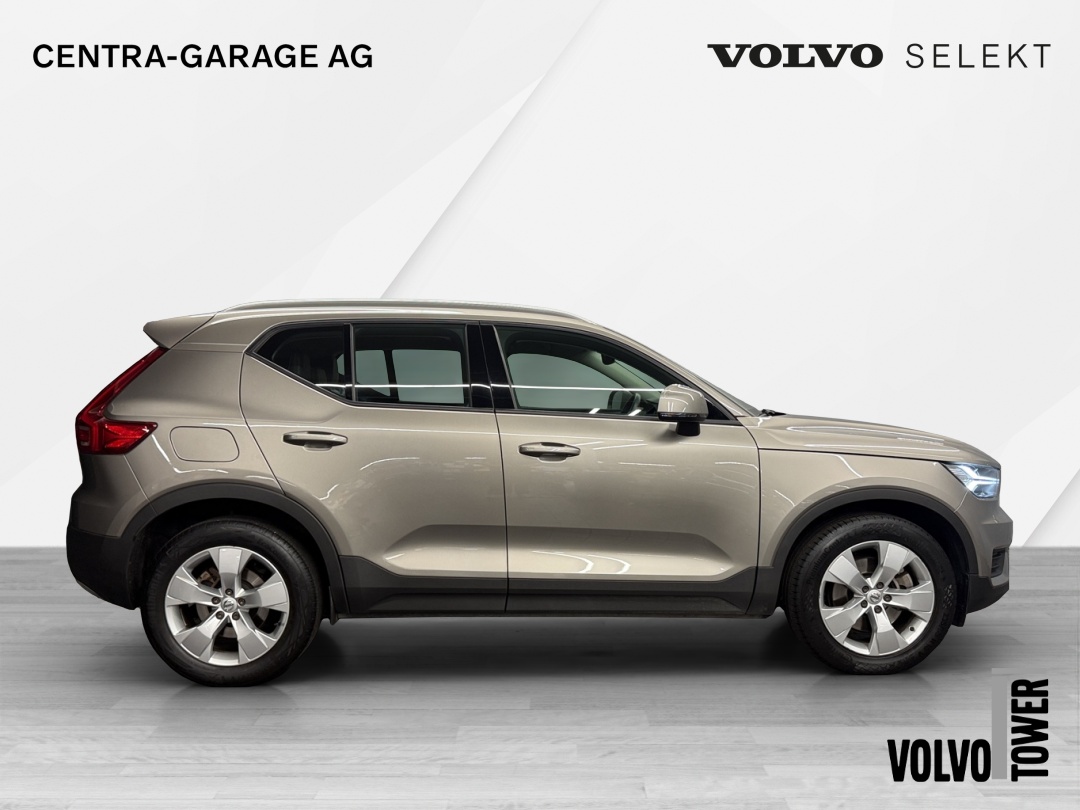 VOLVO XC40 T4 AWD Momentum Geartronic-image-4