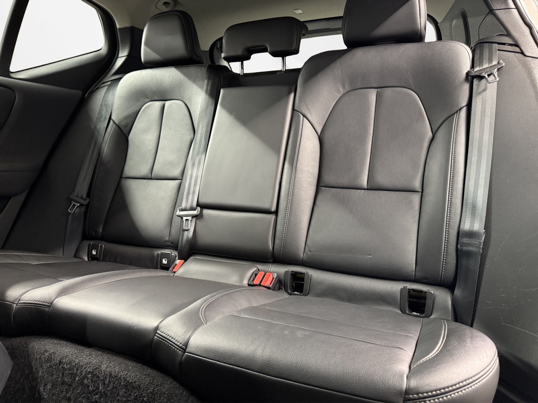 VOLVO XC40 T4 AWD Momentum Geartronic-image-10