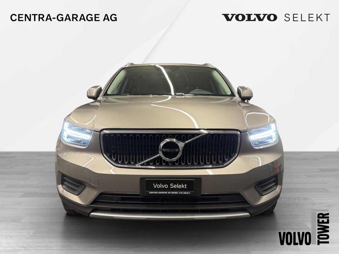 VOLVO XC40 T4 AWD Momentum Geartronic-image-1