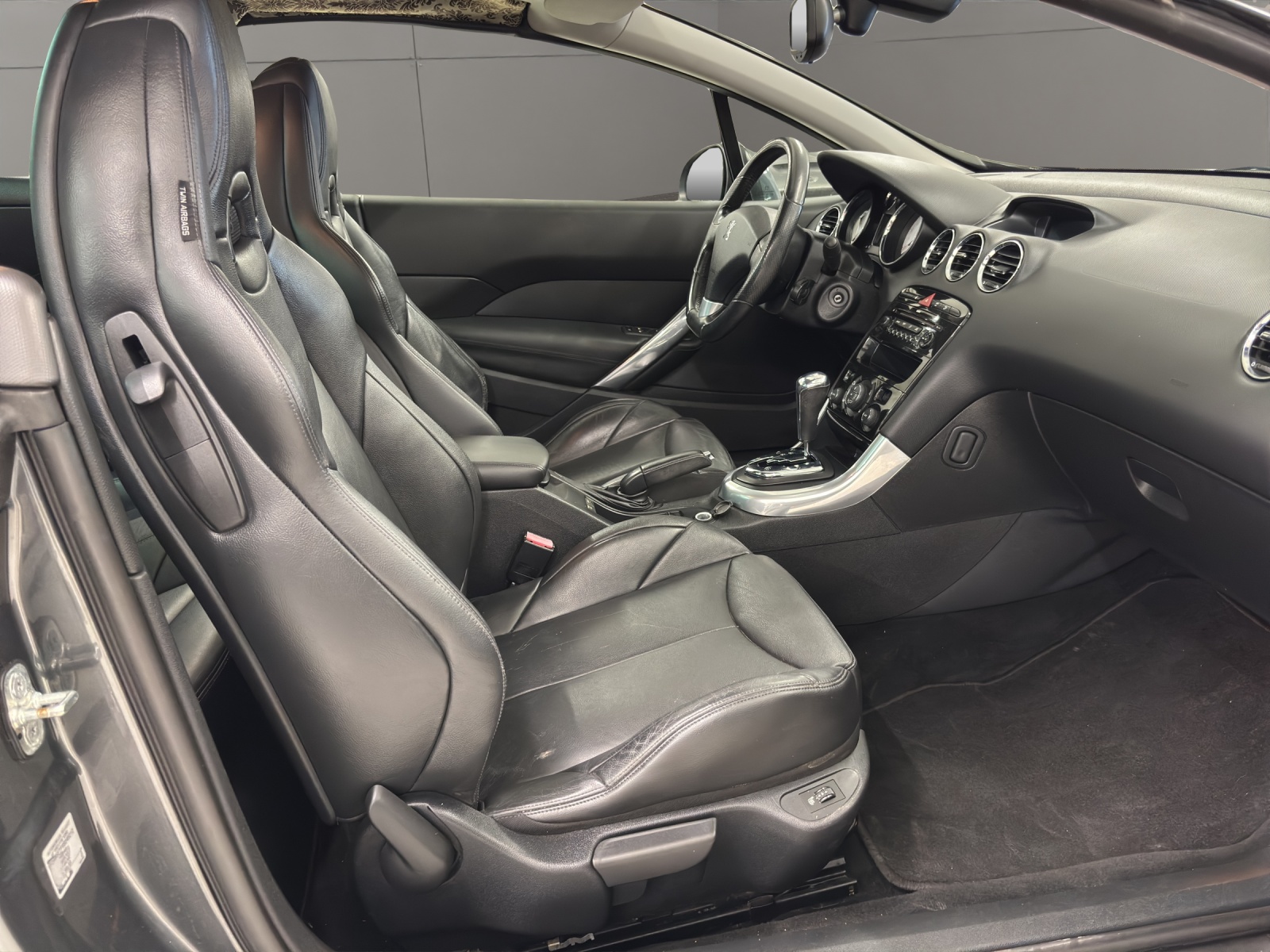 PEUGEOT 308 CC 1.6 16V Turbo Platinum Automatic-image-17
