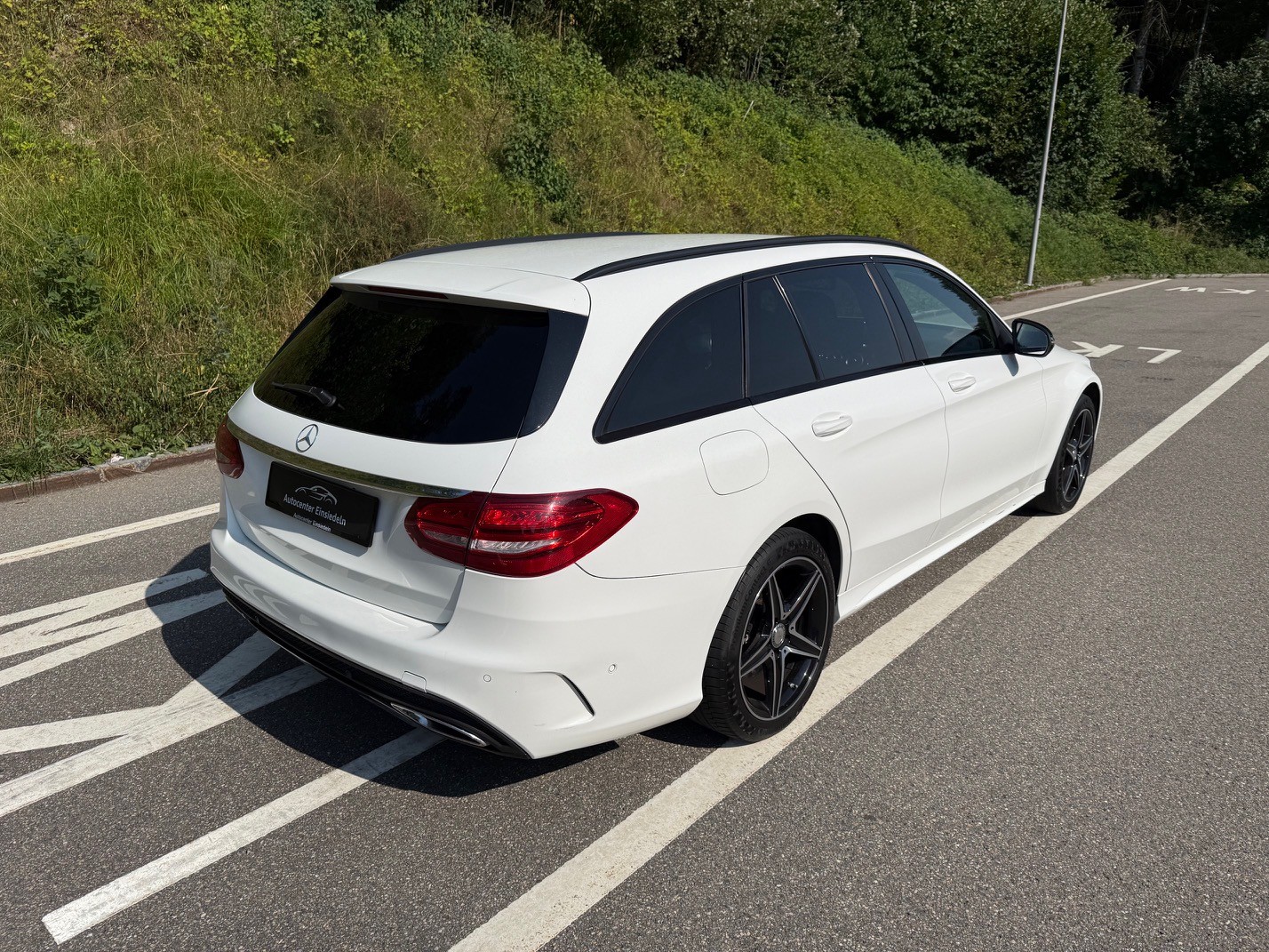 MERCEDES-BENZ C 250 BlueTEC AMG Line 4Matic 7G-Tronic-image-2