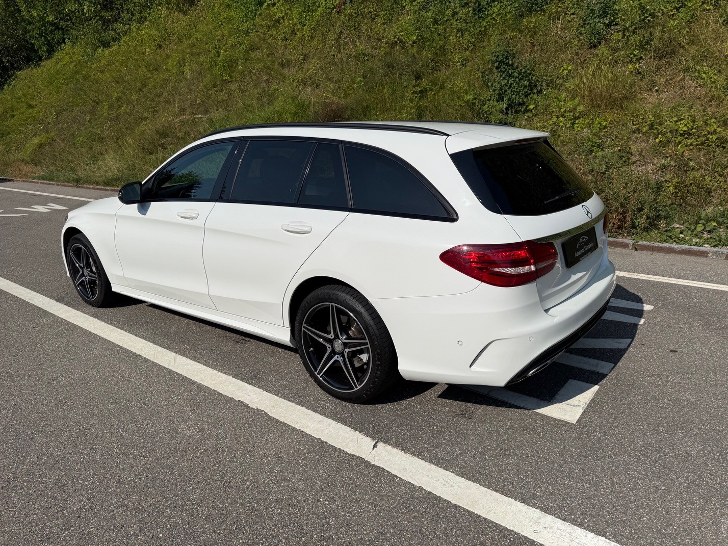 MERCEDES-BENZ C 250 BlueTEC AMG Line 4Matic 7G-Tronic-image-4