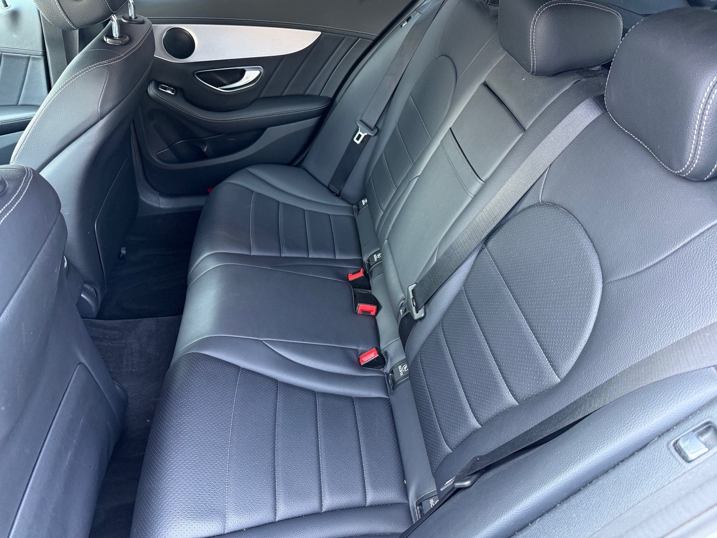 MERCEDES-BENZ C 250 BlueTEC AMG Line 4Matic 7G-Tronic-image-12