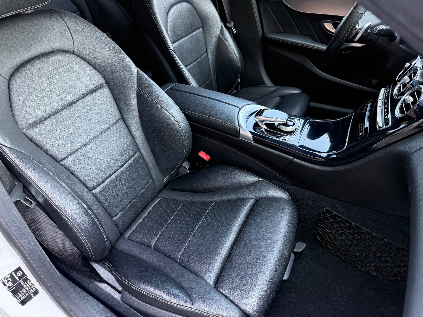 MERCEDES-BENZ C 250 BlueTEC AMG Line 4Matic 7G-Tronic-image-10