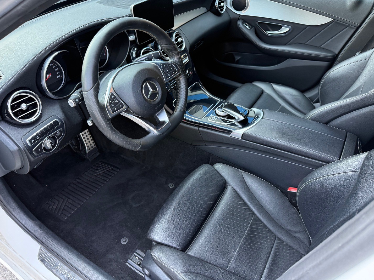 MERCEDES-BENZ C 250 BlueTEC AMG Line 4Matic 7G-Tronic-image-7