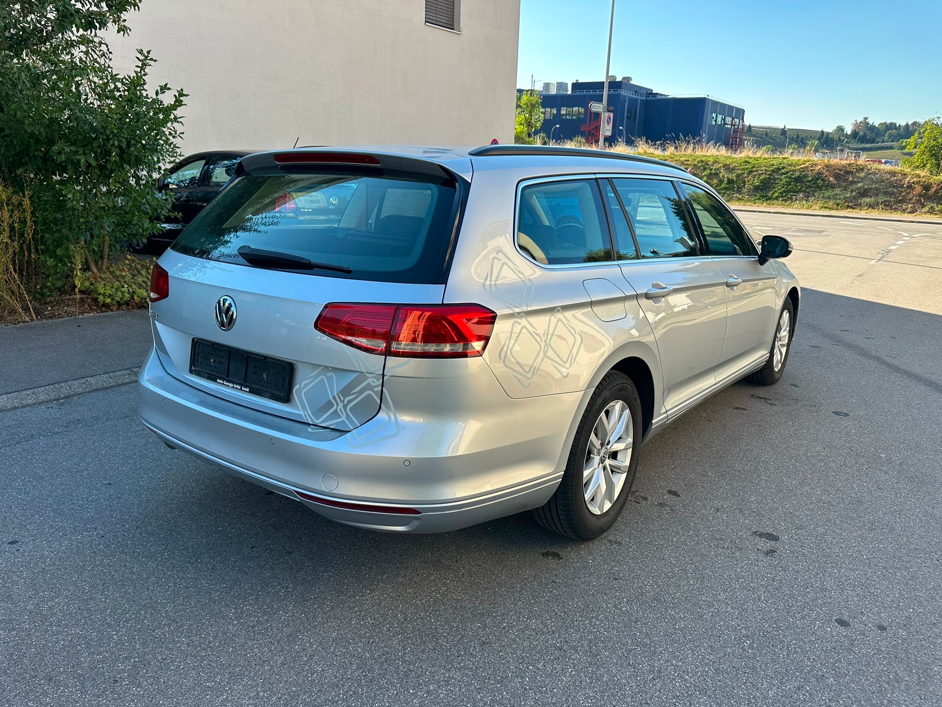 VW Passat Variant 2.0 TDI BMT Trendline DSG-image-3