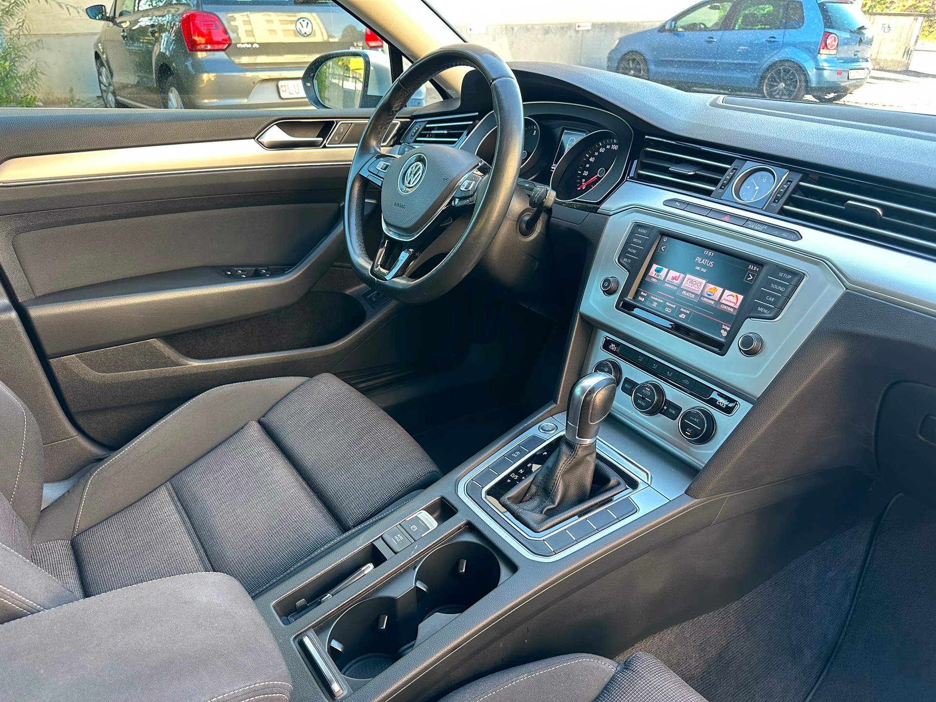 VW Passat Variant 2.0 TDI BMT Trendline DSG-image-10