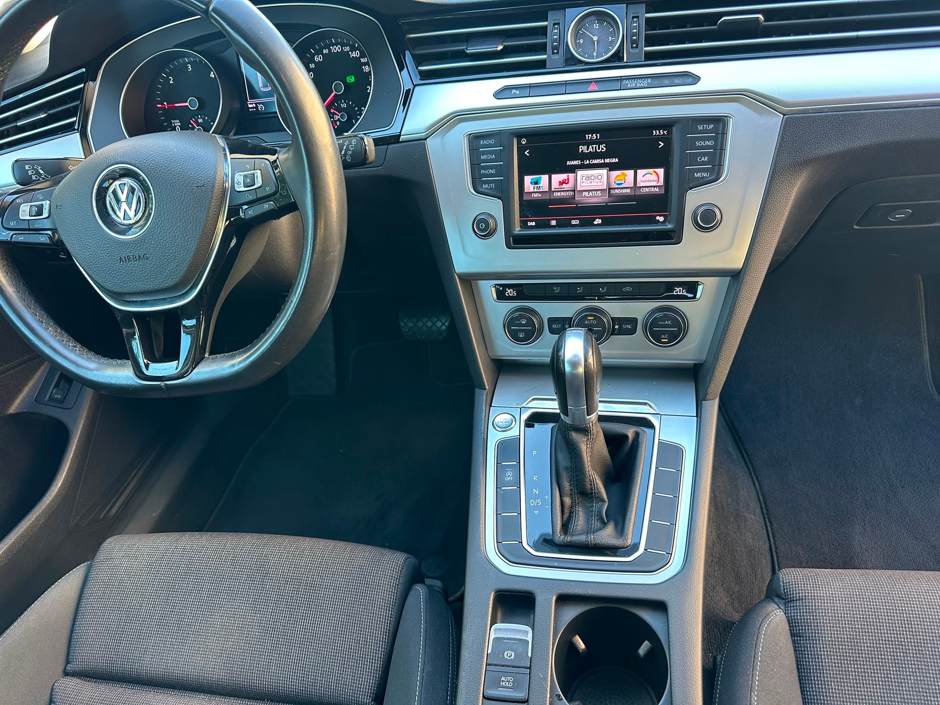 VW Passat Variant 2.0 TDI BMT Trendline DSG-image-9