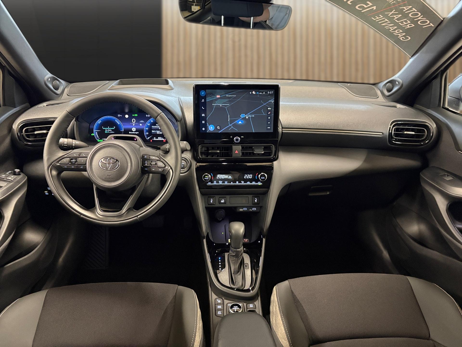 TOYOTA Yaris Cross 1.5 Premium AWDi e-CVT-image-12