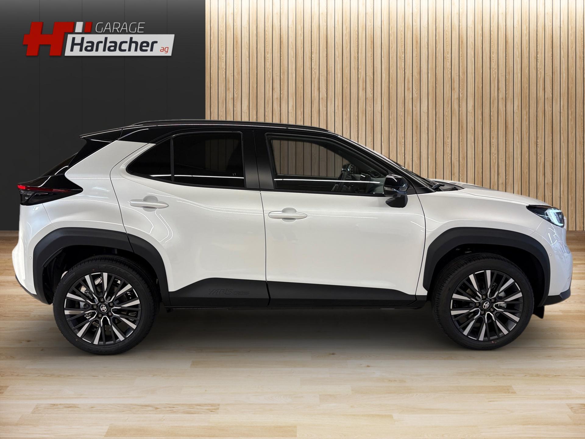 TOYOTA Yaris Cross 1.5 Premium AWDi e-CVT-image-3