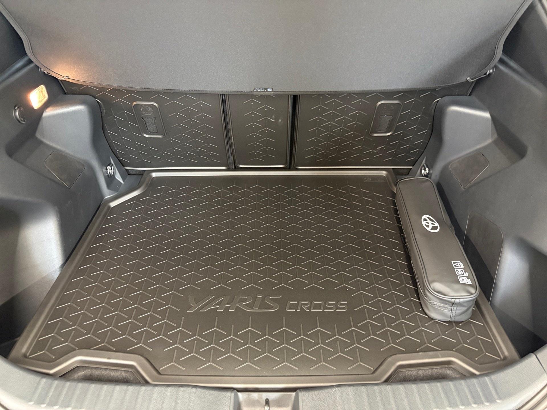 TOYOTA Yaris Cross 1.5 Premium AWDi e-CVT-image-14