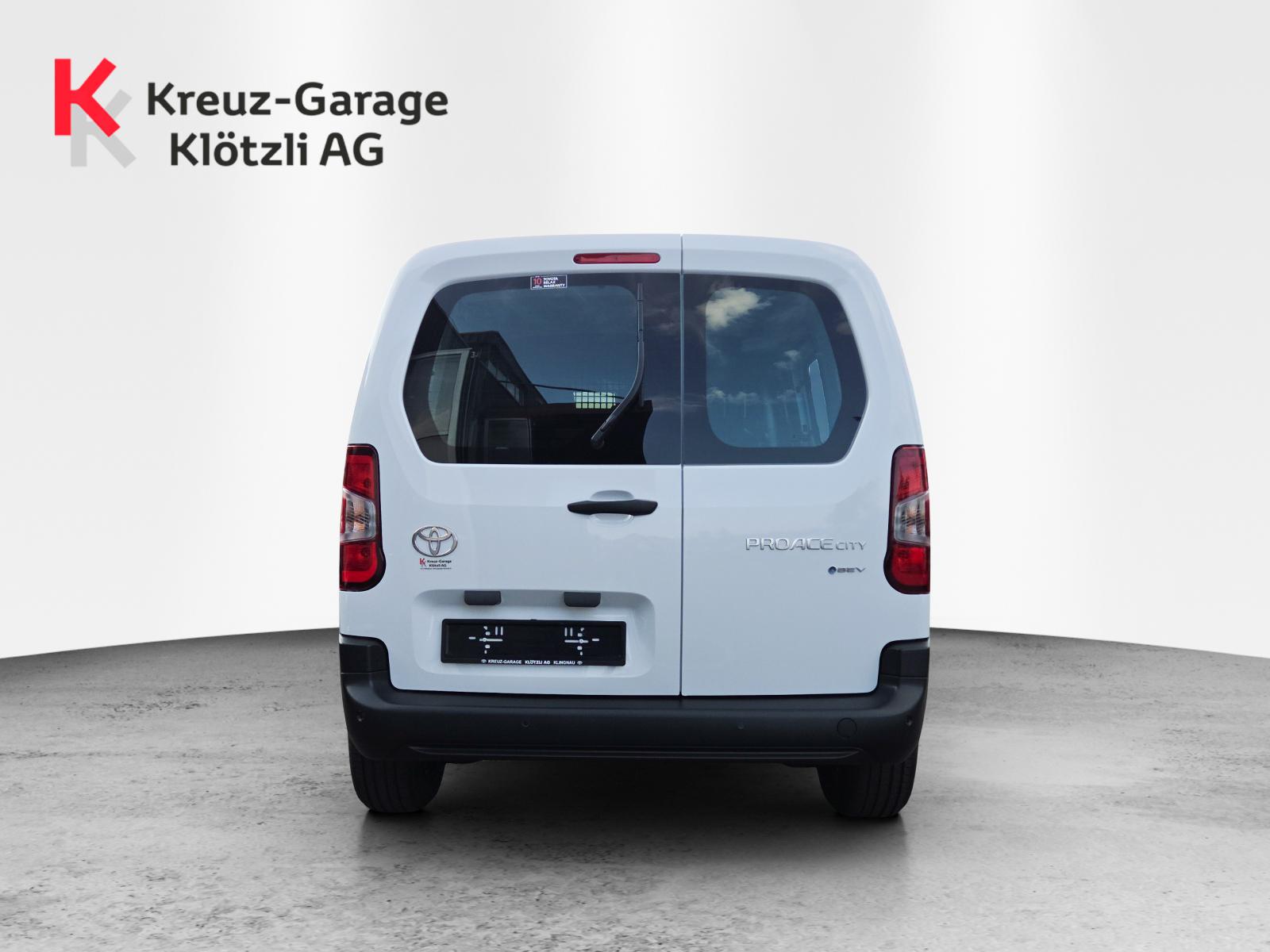 TOYOTA PROACE CITY Van L1 52KWh Active-image-3