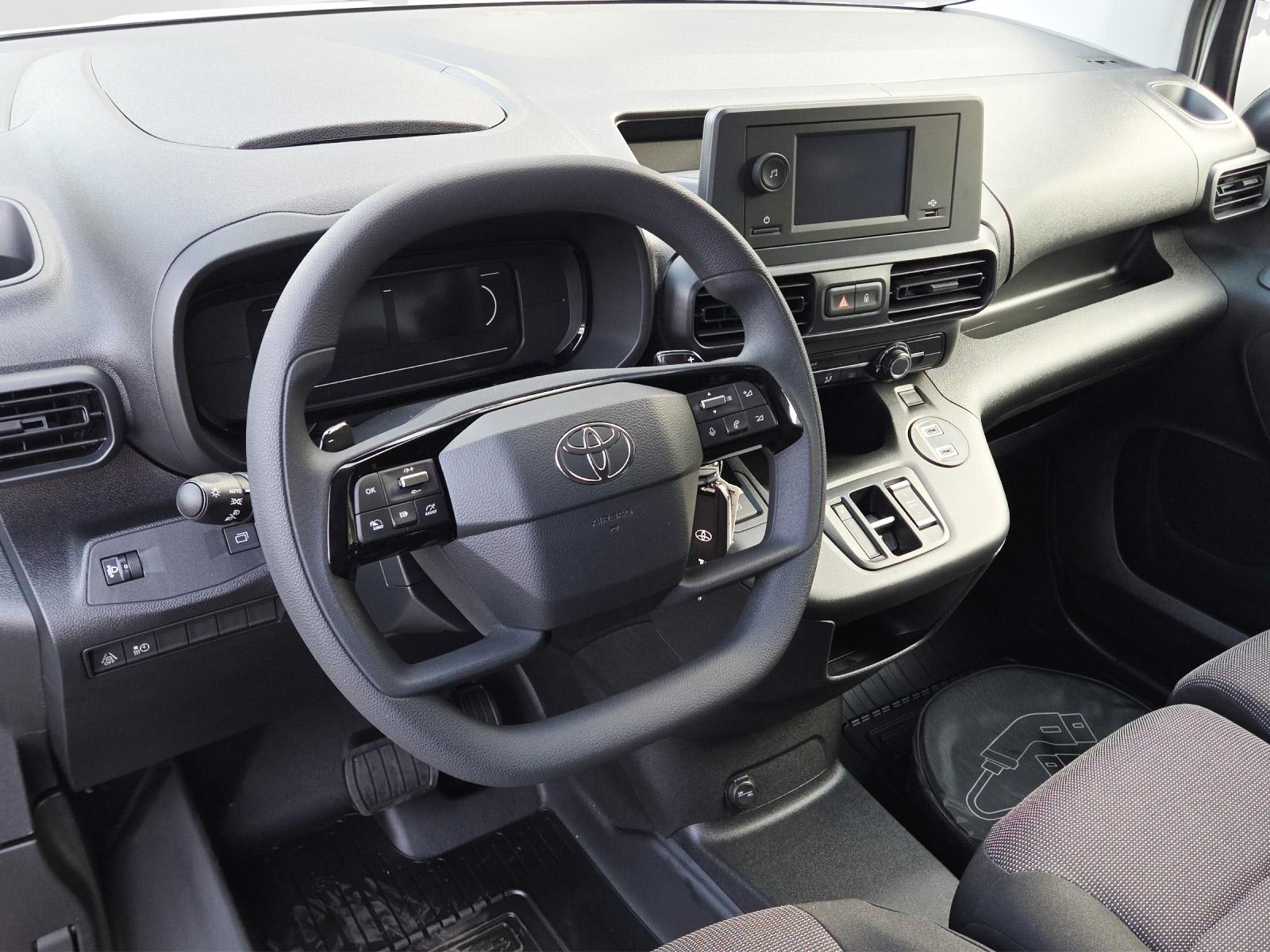 TOYOTA PROACE CITY Van L1 52KWh Active-image-12