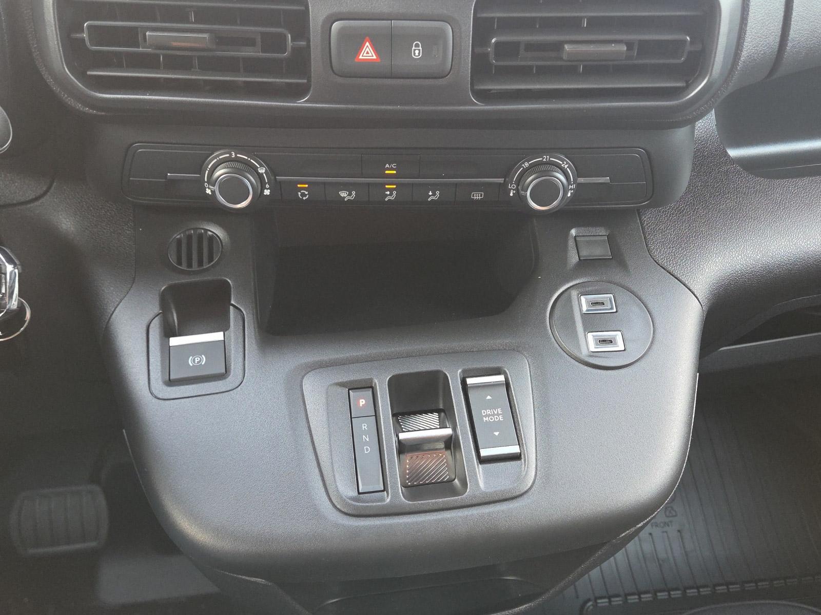 TOYOTA PROACE CITY Van L1 52KWh Active-image-15