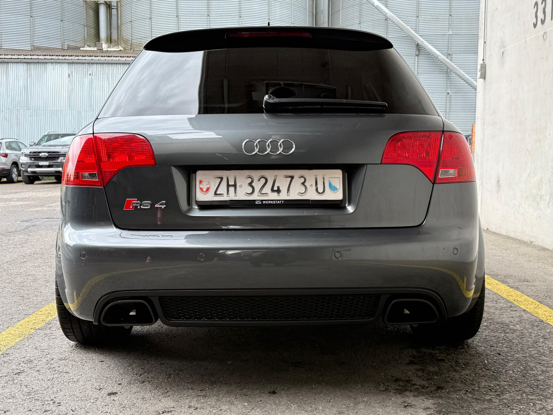 AUDI RS4 Avant 4.2 V8 quattro-image-2