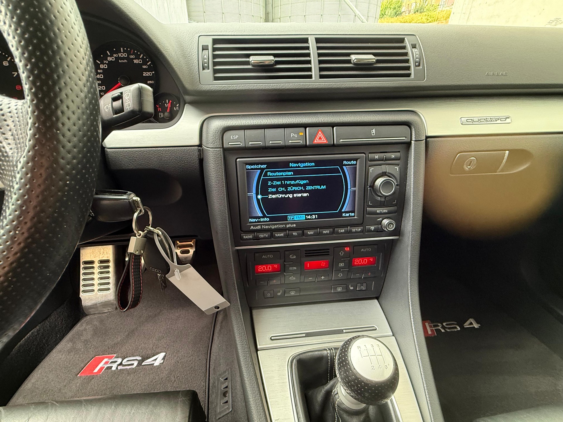 AUDI RS4 Avant 4.2 V8 quattro-image-9