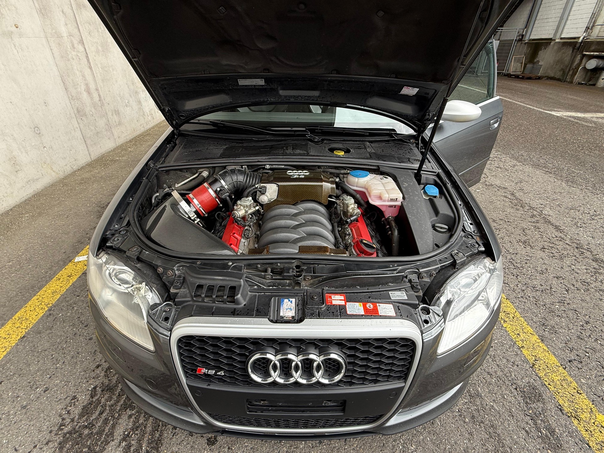 AUDI RS4 Avant 4.2 V8 quattro-image-6