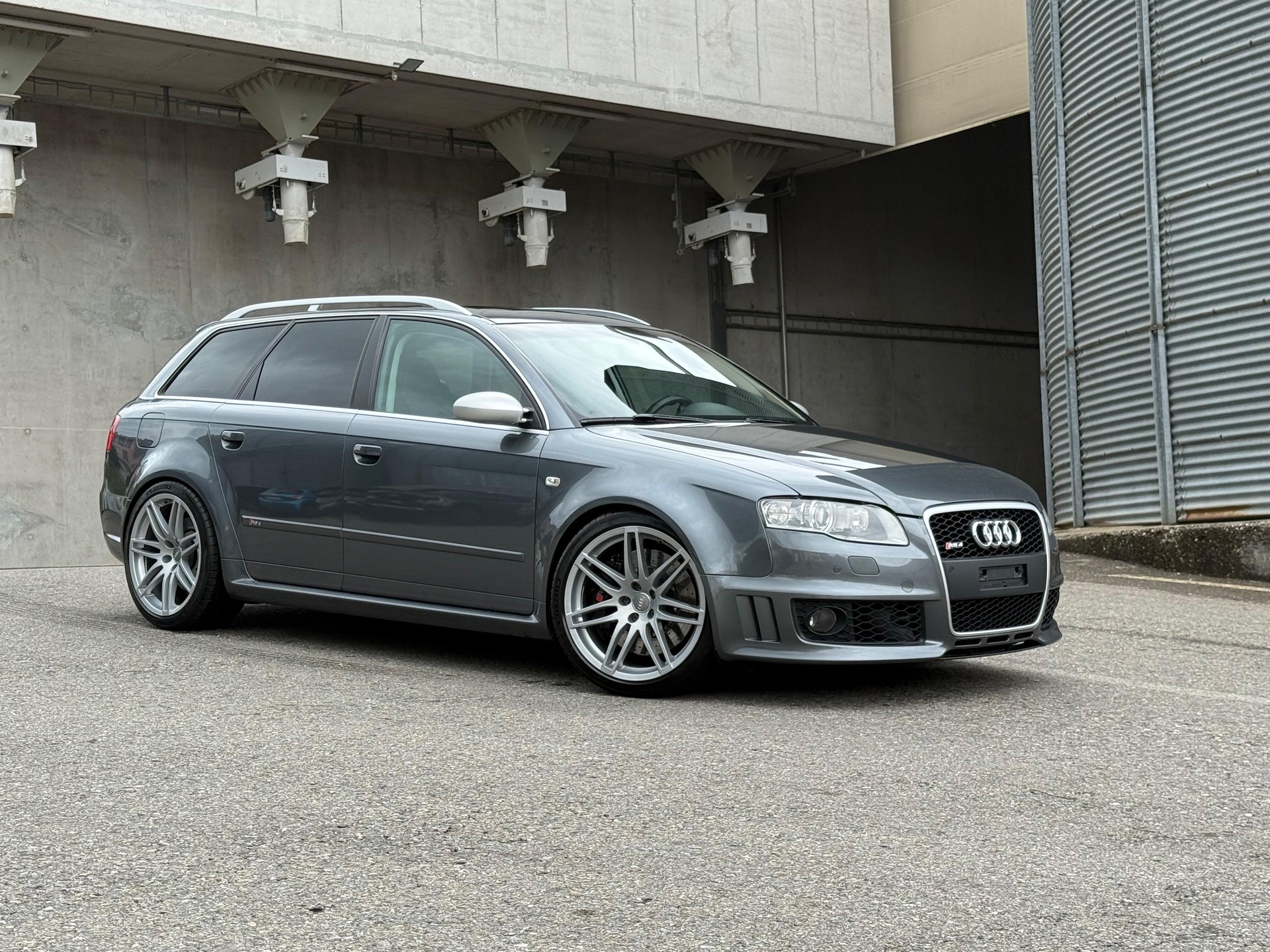 AUDI RS4 Avant 4.2 V8 quattro-image-0