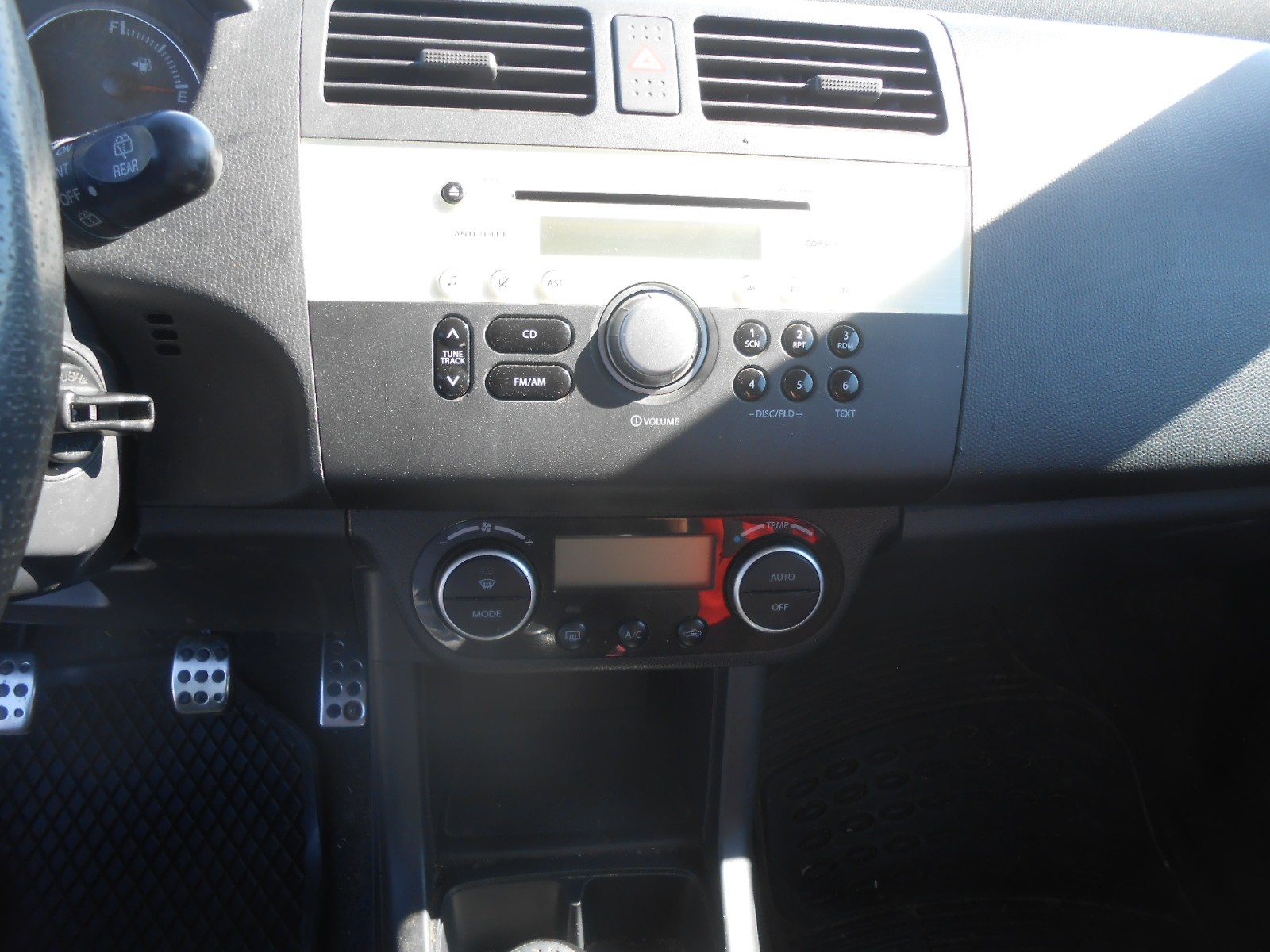 SUZUKI Swift 1.6i 16V Sport-image-10