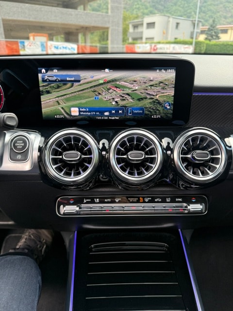 MERCEDES-BENZ GLB 220 d 4Matic AMG Line 8G-Tronic-image-13