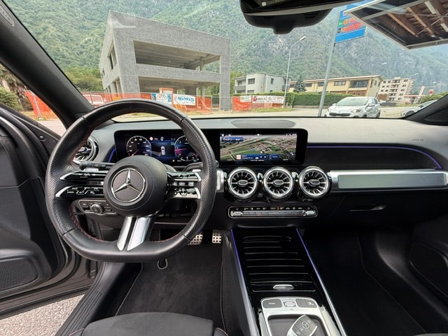 MERCEDES-BENZ GLB 220 d 4Matic AMG Line 8G-Tronic-image-12