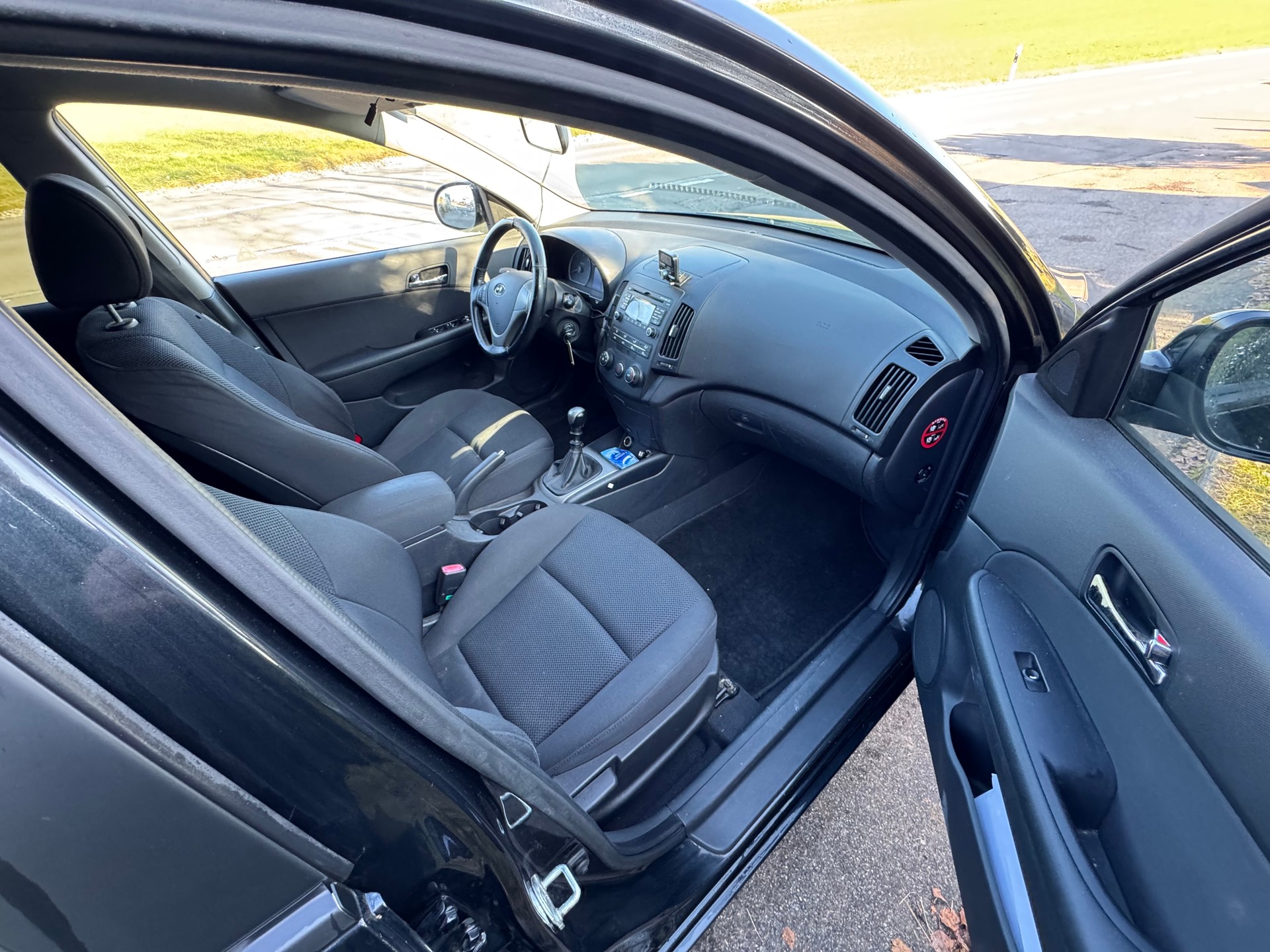 HYUNDAI i30 Wagon 1.6 CRDi Style-image-9