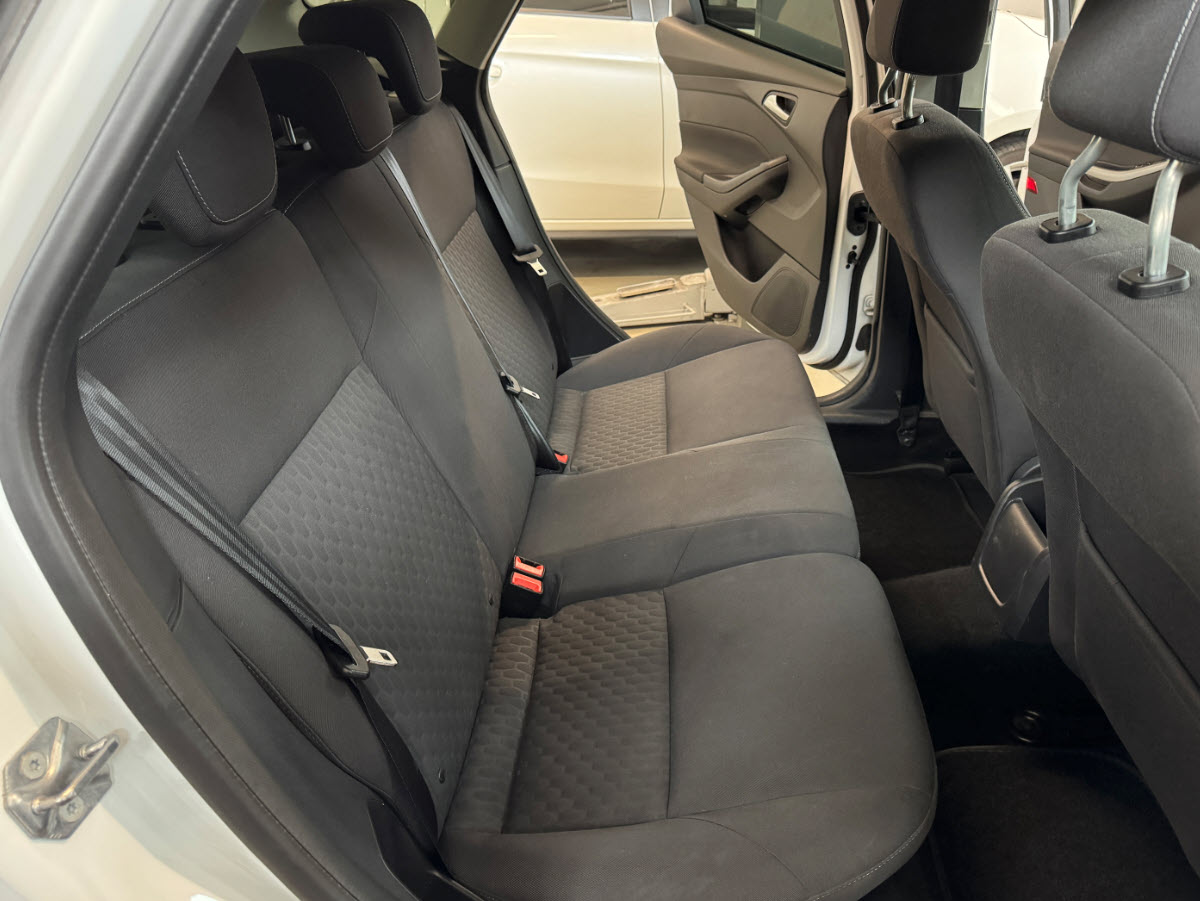 FORD Focus 1.0 SCTi Titanium-image-5