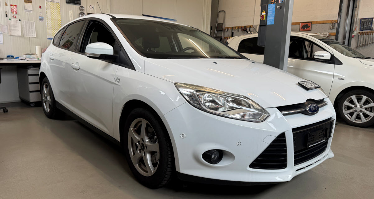 FORD Focus 1.0 SCTi Titanium-image-1