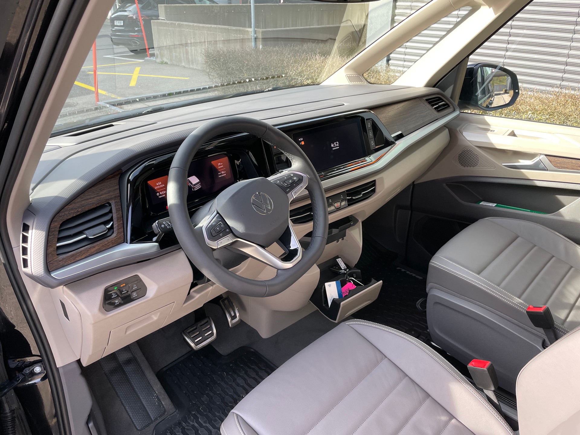 VW Multivan 1.4 eHybrid Style DSG - 6 Sitzer-image-8