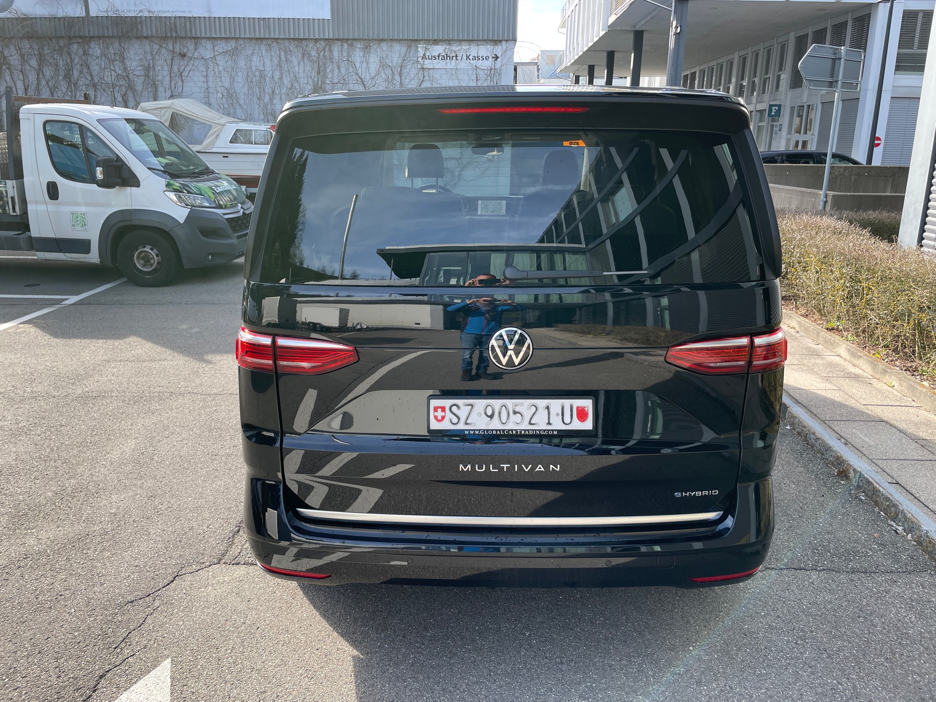 VW Multivan 1.4 eHybrid Style DSG - 6 Sitzer-image-4