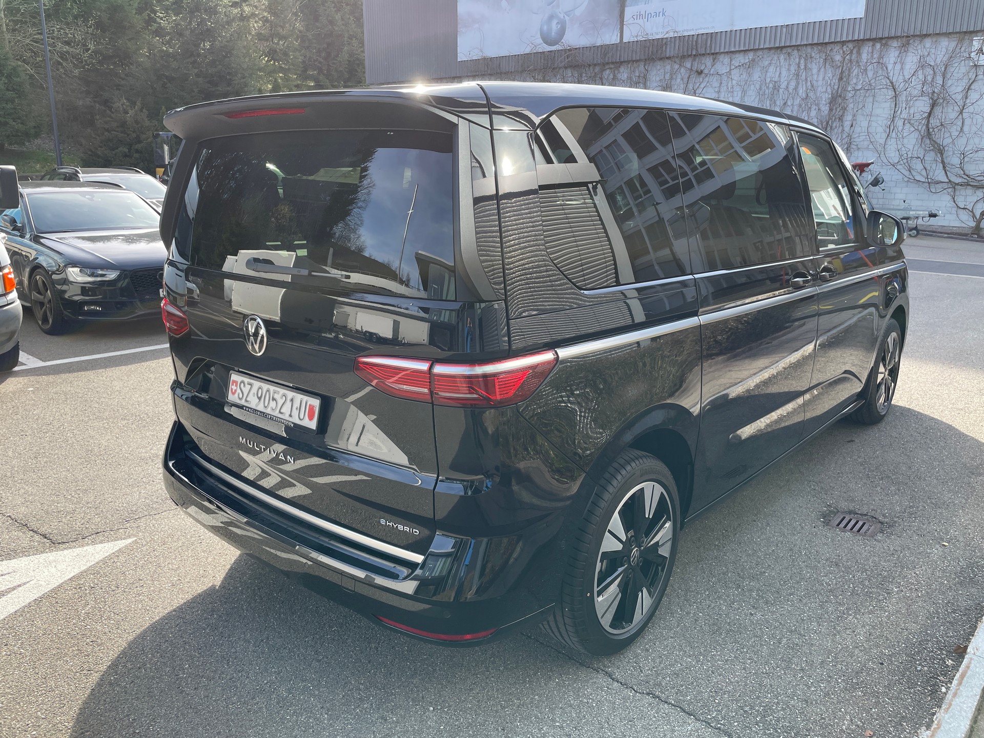 VW Multivan 1.4 eHybrid Style DSG - 6 Sitzer-image-3