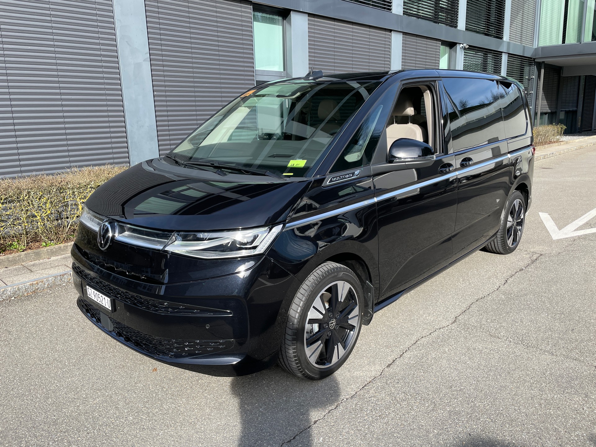 VW Multivan 1.4 eHybrid Style DSG - 6 Sitzer-image-0