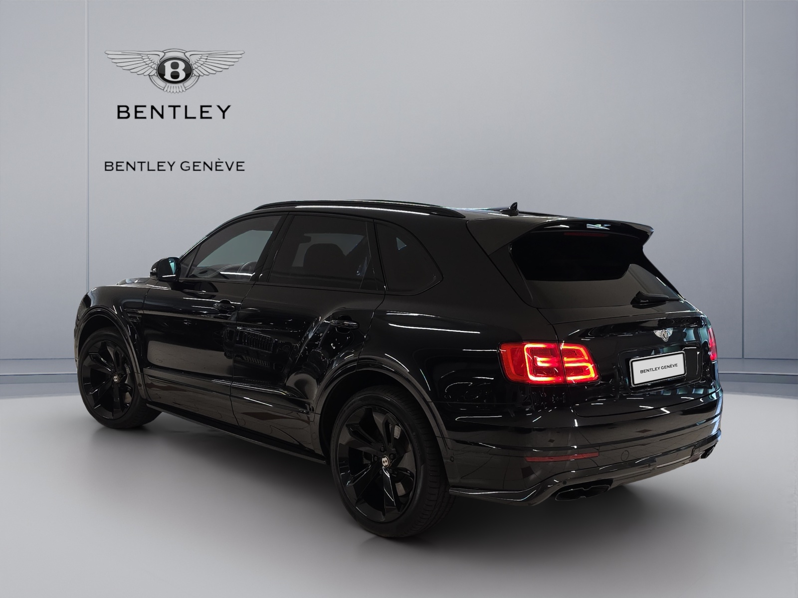 BENTLEY Bentayga V8-image-3