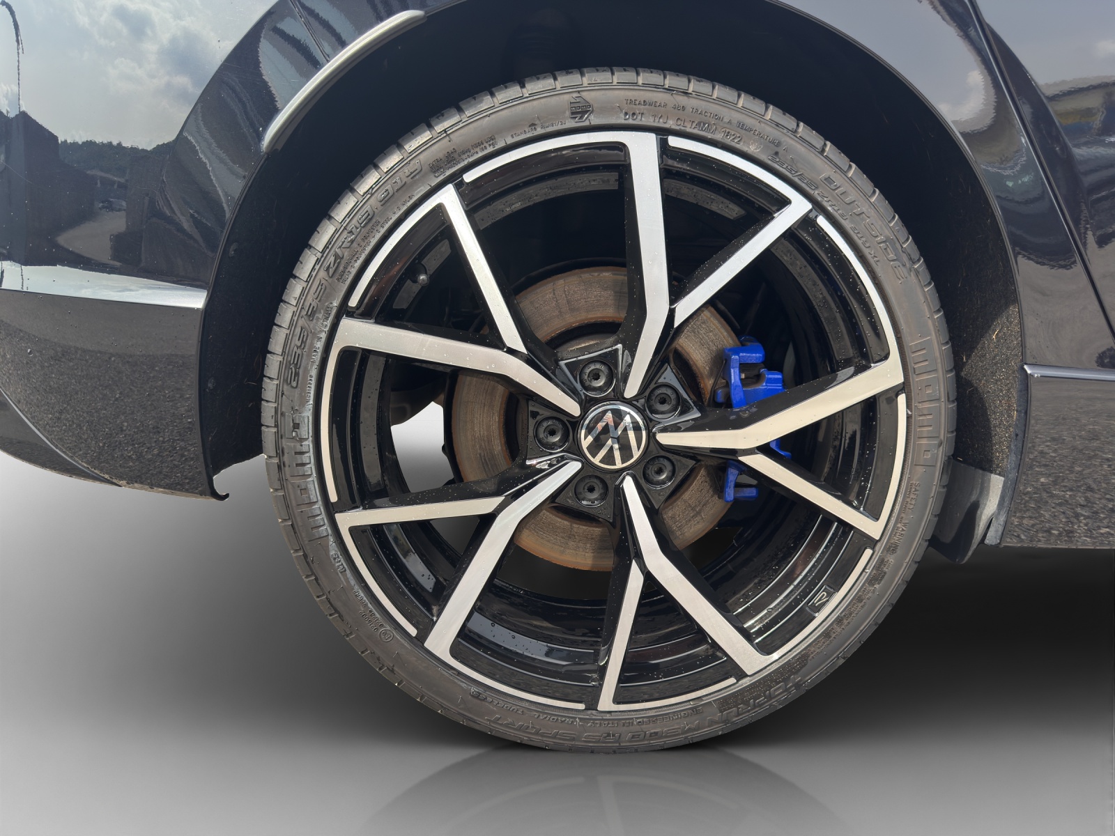 VW Golf 2.0 TSI R DSG 4Motion-image-13