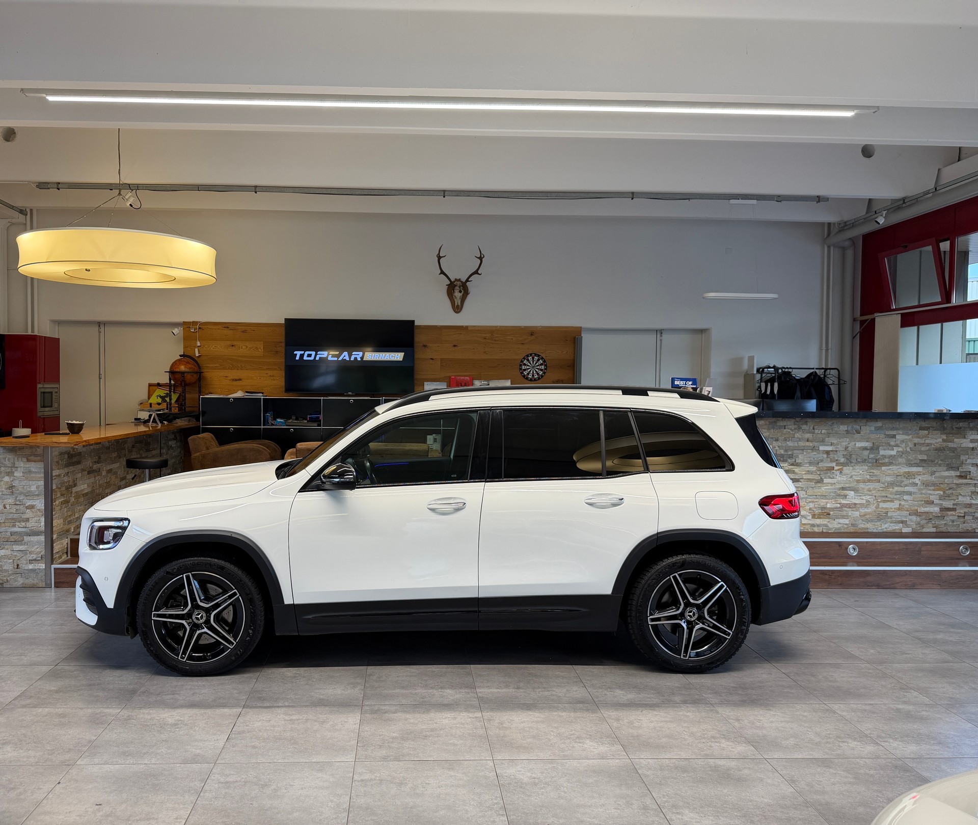 MERCEDES-BENZ GLB 250 AMG Line 8G-Tronic-showroom-element-2