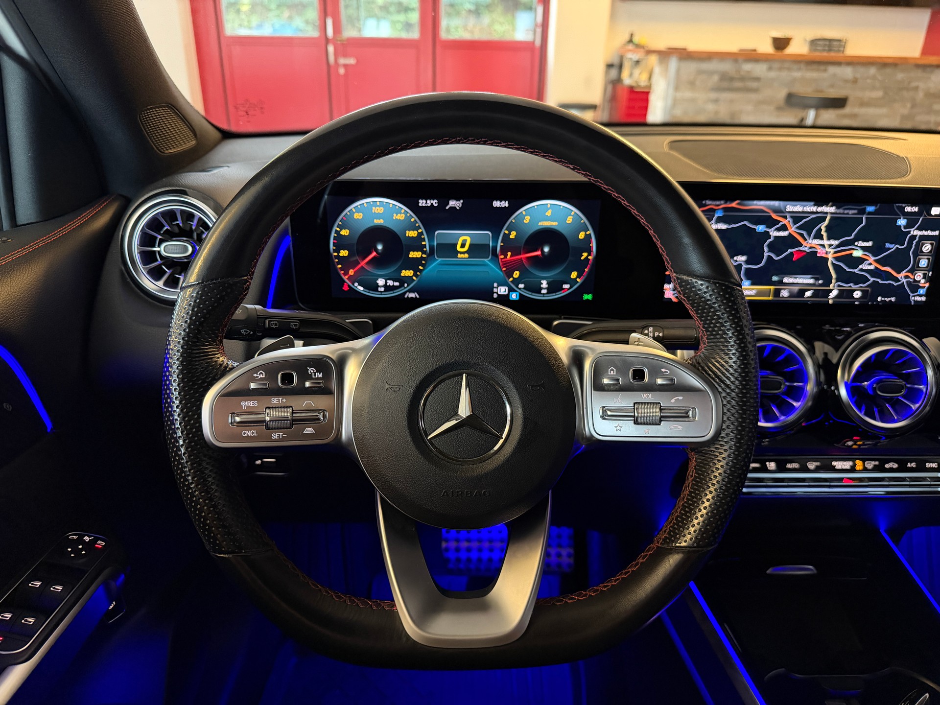 MERCEDES-BENZ GLB 250 AMG Line 8G-Tronic-image-15