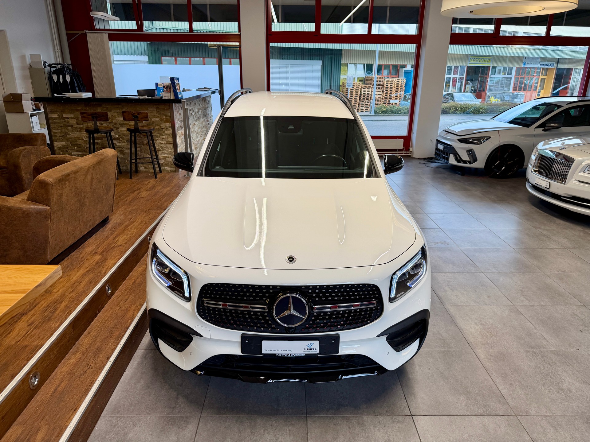 MERCEDES-BENZ GLB 250 AMG Line 8G-Tronic-image-9