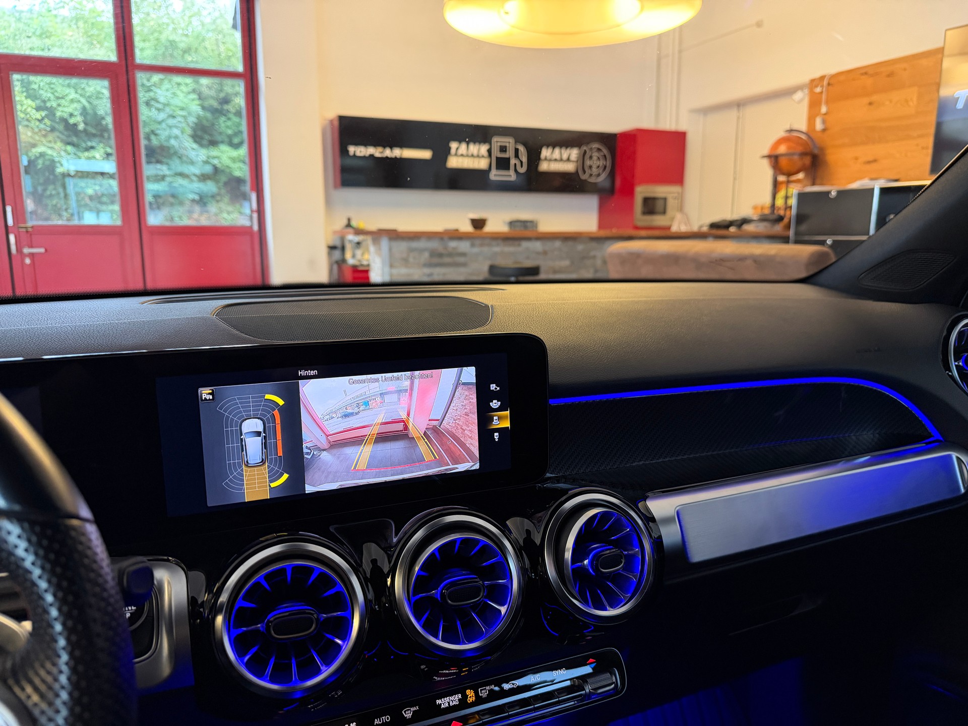 MERCEDES-BENZ GLB 250 AMG Line 8G-Tronic-image-19